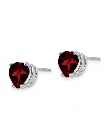 8MM Heart Shape Garnet Stud Earrings in 14KT White Gold En savoir plus